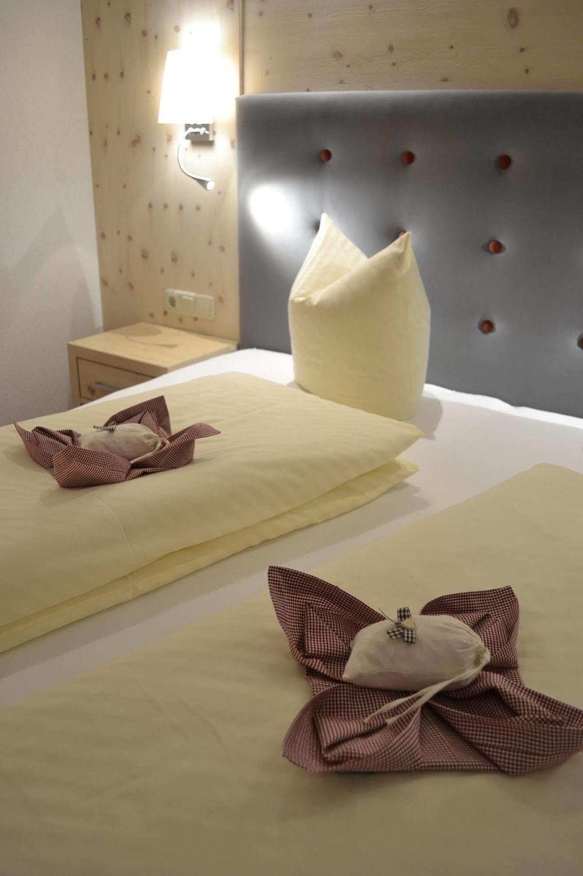 Pension Alpenperle Holzgau Ngoại thất bức ảnh